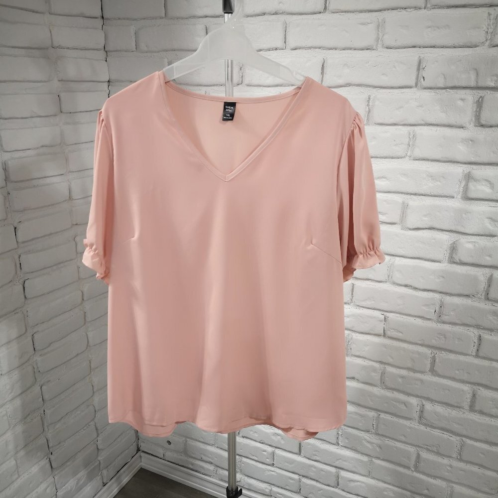 Shein Curve Ladies Size 1XL Pink Short Sleeve Size V-neck Straight Fit Blouse